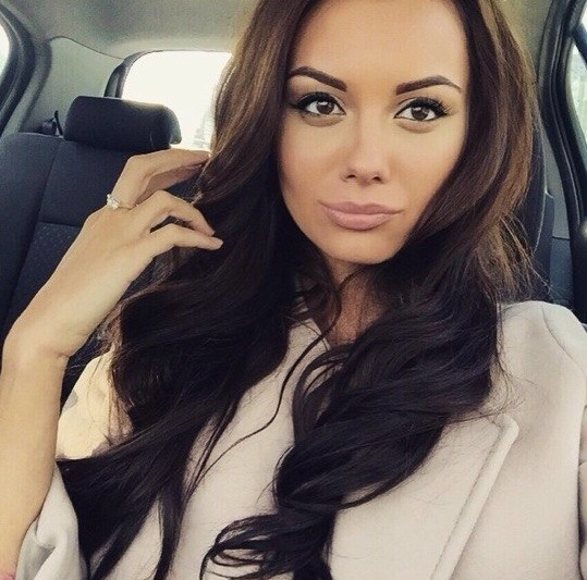 У меня опыт и творческий подход к каждой встрече, чтобы удовлетворить все твои желания. Великолепная фигура, нежная кожа и манящие губы – все для твоего удовольствия. 🌹Не стесняйся, смело позвони мне и ты окунешься в мир страсти и наслаждения. Мои услуги широки и включают все, что ты желаешь. Доверься моим магическим рукам и обещаю, что будешь возвращаться ко мне снова и снова! 💋 Посмотри мои фото и оцени мою красоту. Отзывы моих довольных клиентов говорят сами за себя. Жду тебя в Москве для незабываемого вечера! 💫 Ия